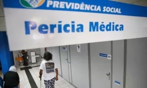 Congresso derruba veto de Lula e facilita acesso ao BPC e auxílio-doença para Aids, Alzheimer, Parkinson e ELA.