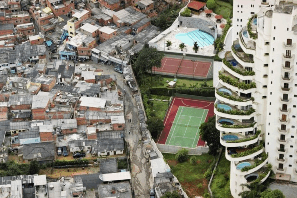 RELATÓRIO: Fortuna do 1% Mais Rico Poderia Acabar com a Pobreza Global 22 Vezes