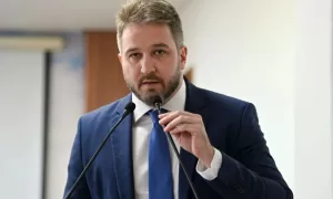 INOVAÇÃO: Vereador Felipe Tchê Propõe Programa Inovador para Monitorar Saúde Estudantil em Rio Branco