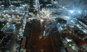 TRADIÇÃO: Abertura do Rodeio na 50ª Expoacre é Marcada por Emoção, Chuva e Expectativa