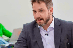 LIDERANÇA: Vereador Felipe Tchê Promove Iniciativa para Combater Enchentes em Rio Branco