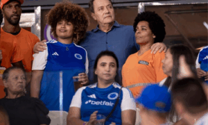 VALORIZAÇÃO:Cruzeiro Faz Homenagem no Mineirão para Família de Gari Morto em Belo Horizonte
