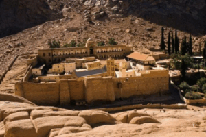 DEBATE: A Polêmica Transformação do Monte Sinai em em Resort de Luxo Exclusivo
