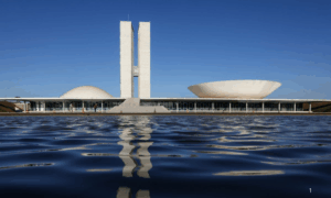 CONTROVÉRSIA: Câmara Aprova Blindagem Judicial para Parlamentares com Votação Secreta de Prisões