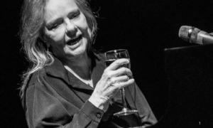 LUTO: Angela Ro Ro Morre aos 75 anos após Complicações Pulmonares e Traqueostomia