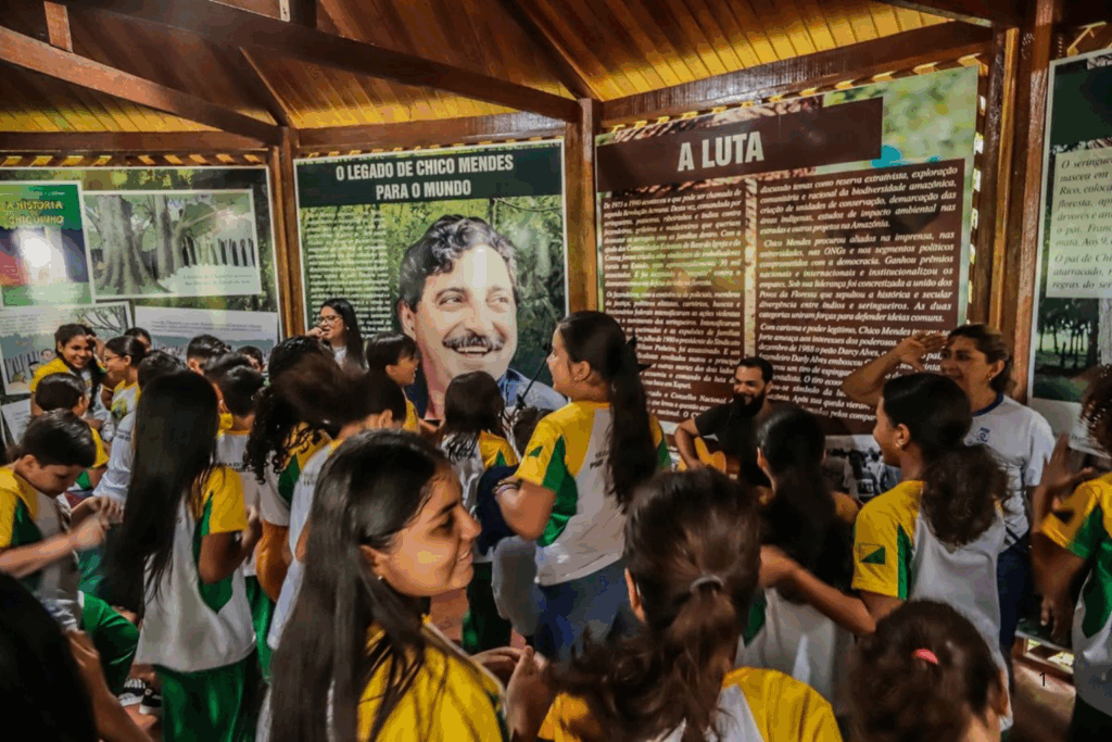 CONSERVAÇÃO: Parque Chico Mendes Promove Bem-Estar de Pessoas e Animais em Ação Local