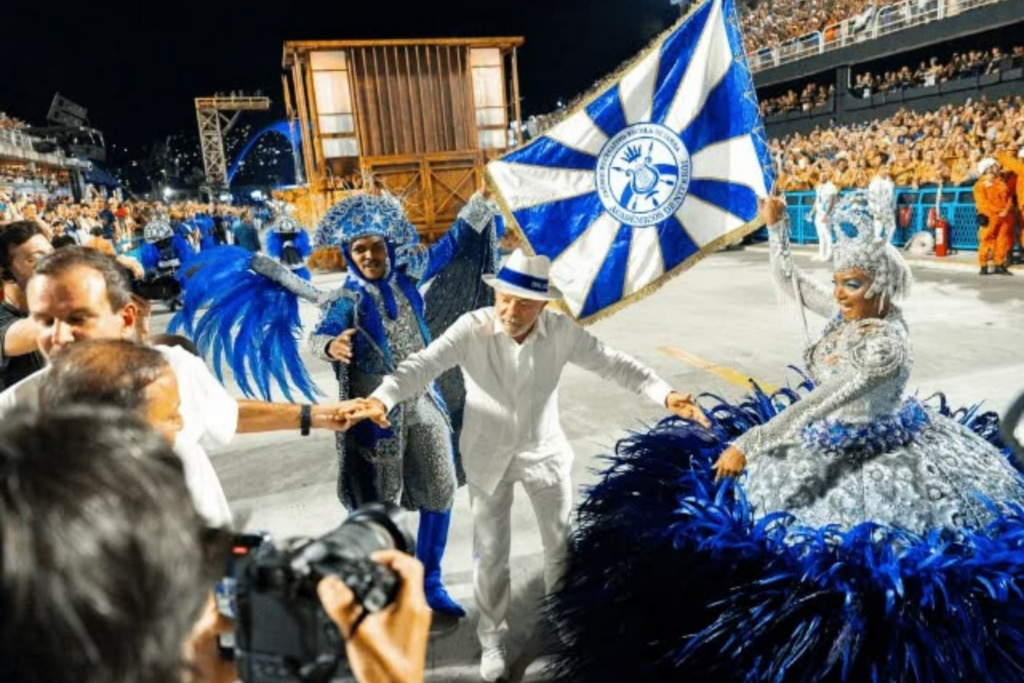 POLÊMICA: Debate Sobre Liberdade Artística e Censura Marca Desfile que Homenageou Lula