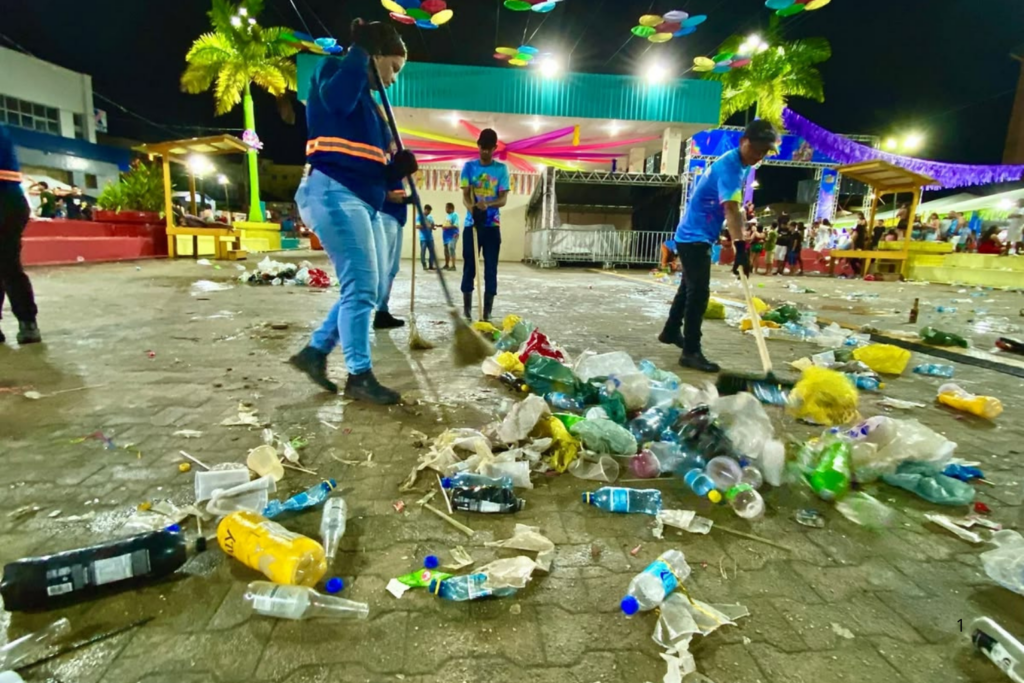 MUTIRÃO: Prefeitura Retira 61 Toneladas de Lixo após Carnaval 2026 em Cruzeiro do Sul