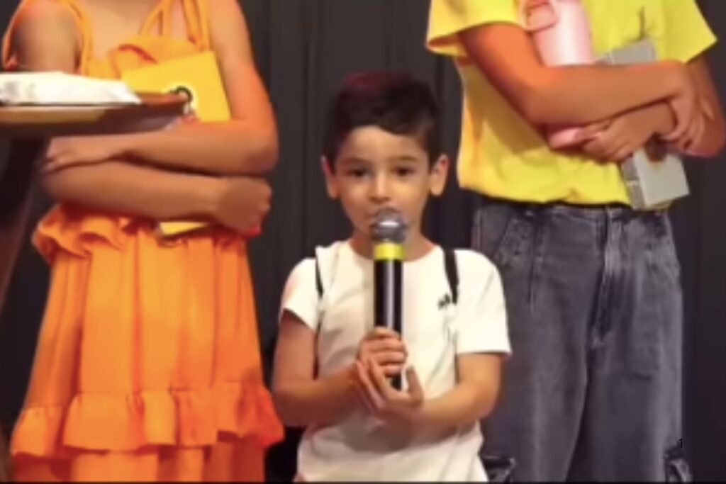 VIRALIZOU: Criança Ora pra Neymar Ir pra Copa e nas Redes Sociais Atacante Responde o Post