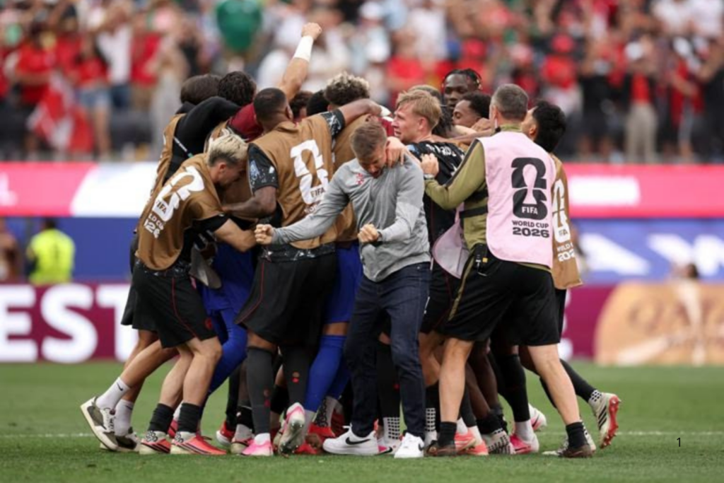 Canadá vence a África do Sul por 1 a 0 com gol nos acréscimos, faz história e garante vaga inédita nas oitavas de final da Copa do Mundo 2026.
